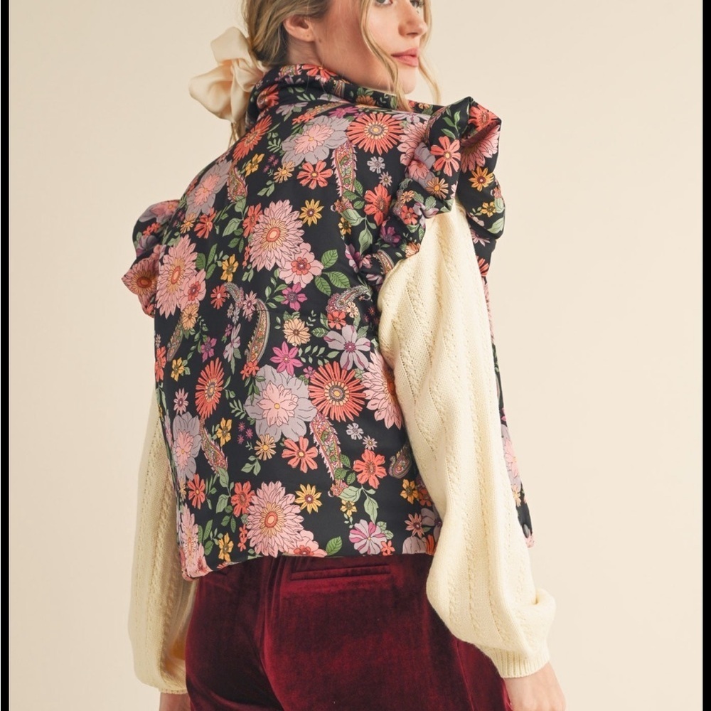 Anabell Flutter Sleeve Floral Puff Vest medium - Picture 2 of 5